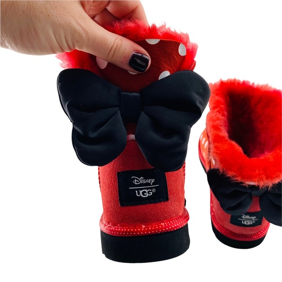 NEW UGG X Disney Minnie Sweetie Bow Polka Dot Shearling Sheepskin Boot Size 7 - Picture 9 of 16